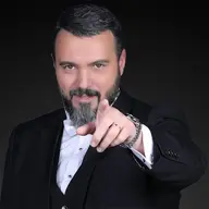 کامبیز دیرباز