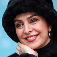ماه‌چهره خلیلی