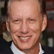 جیمز وودز
