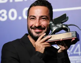 نوید محمدزاده
