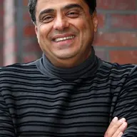 رونی اسکروالا
