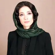 مینا ساداتی