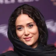 پریناز ایزدیار