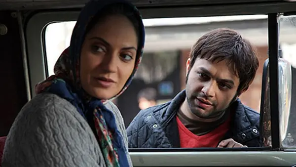 برف روی کاج ها